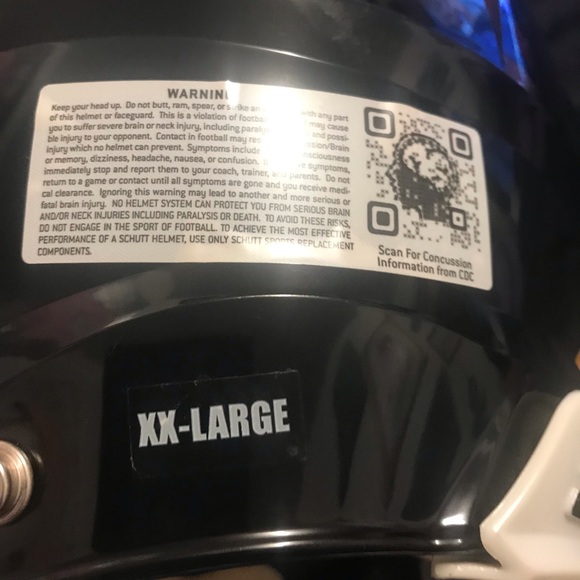 Schutt Black Football Helmet - Picture 8 of 9